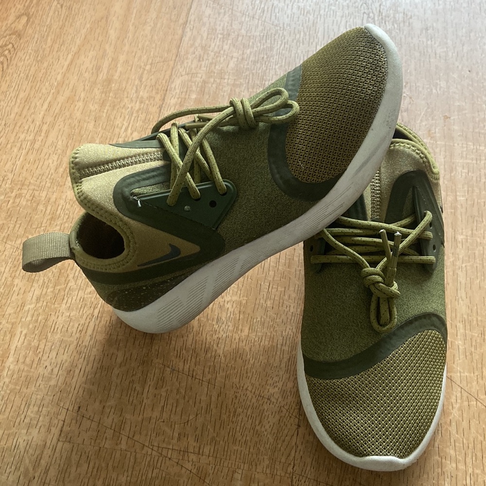 NIKE LUNARCHARGE